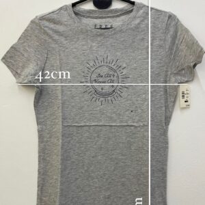 Remera SEE ALL, KNOW ALL gris talle M (mujer)