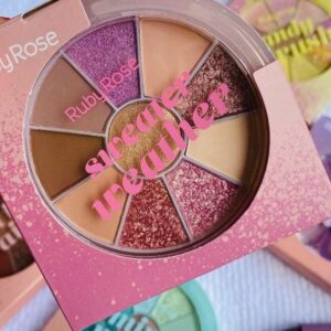 Paleta de sombras SWEATER WEATHER de Ruby Rose